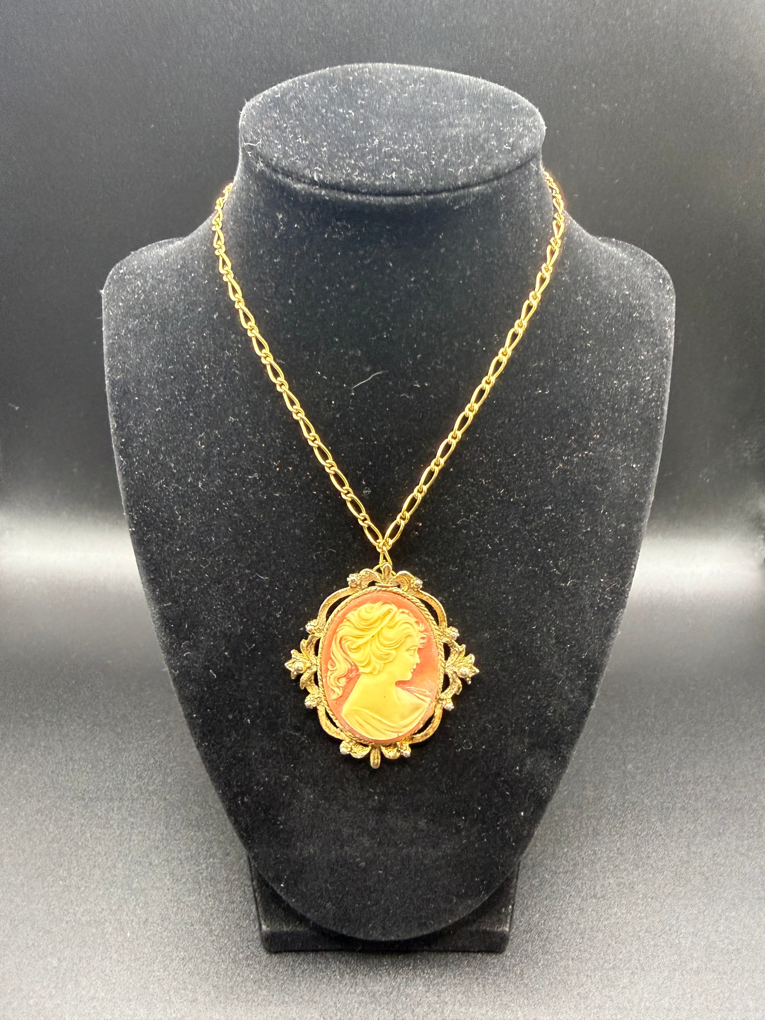 Vintage Gold Cameo Necklace