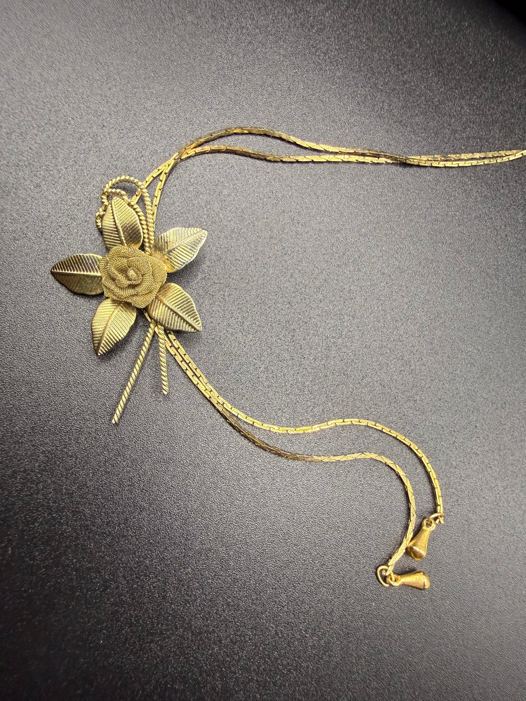 Mesh Gold Flower Lariat Necklace