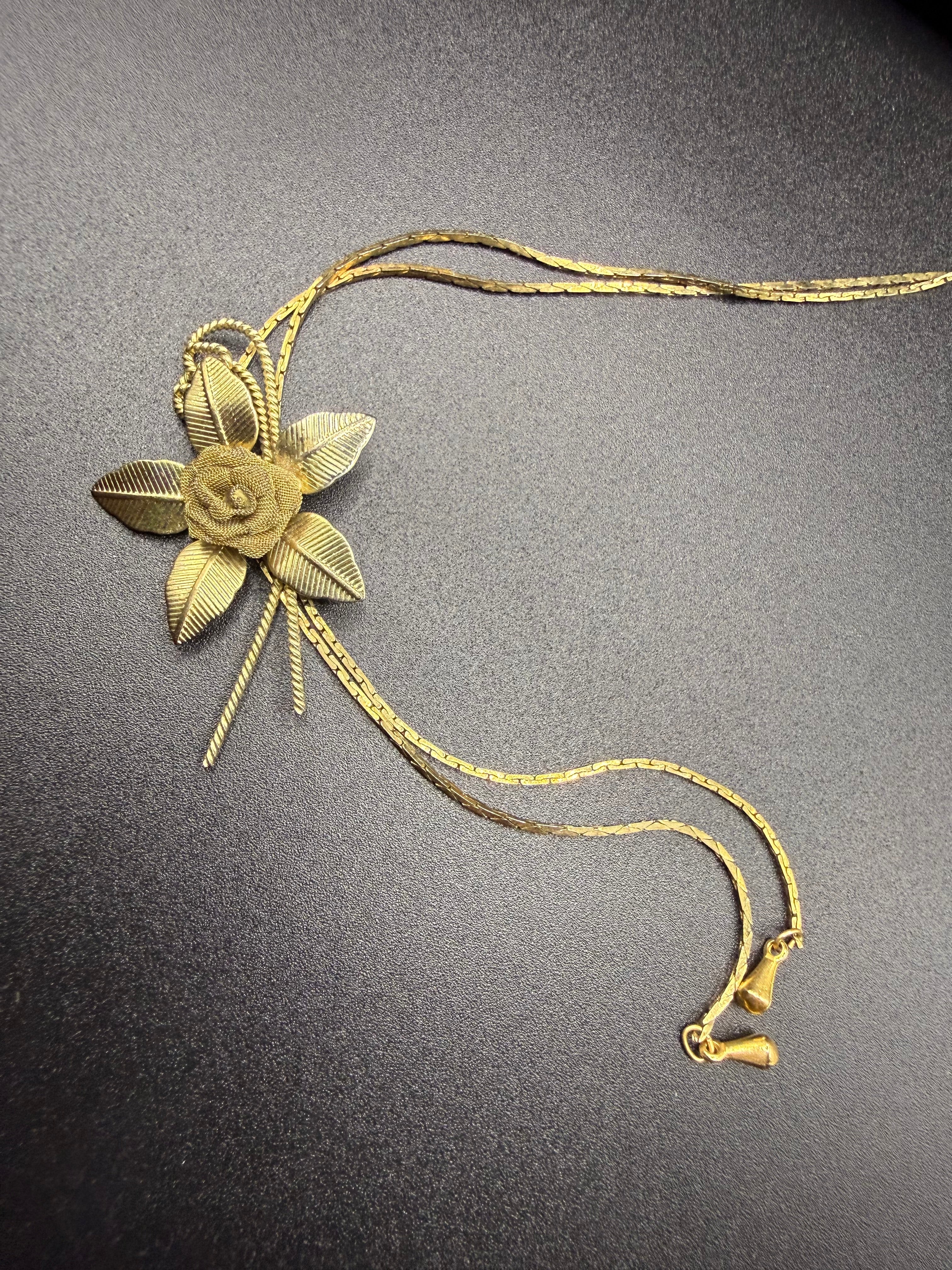 Mesh Gold Flower Lariat Necklace