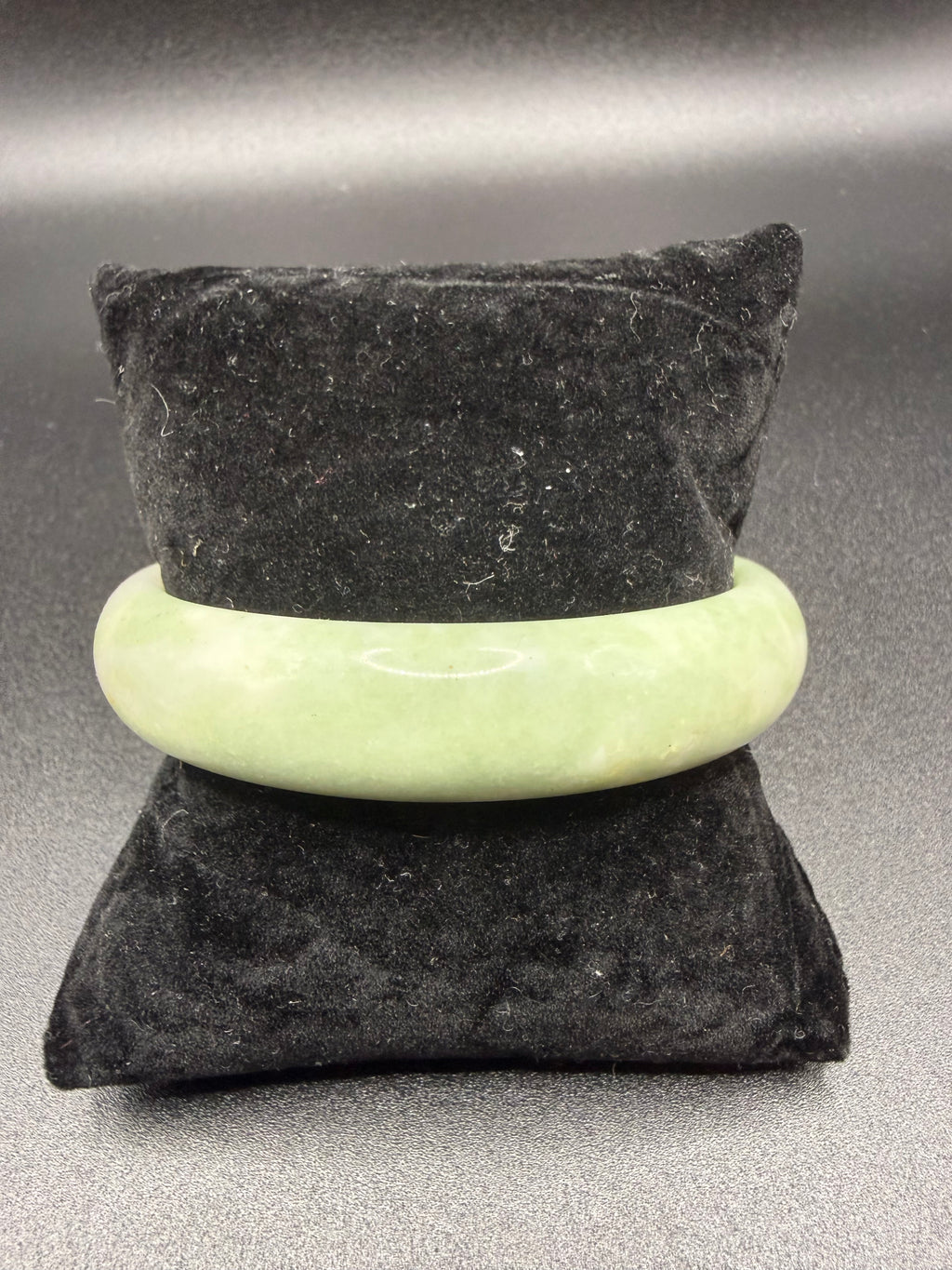 Vintage Green Jadeite Bangle
