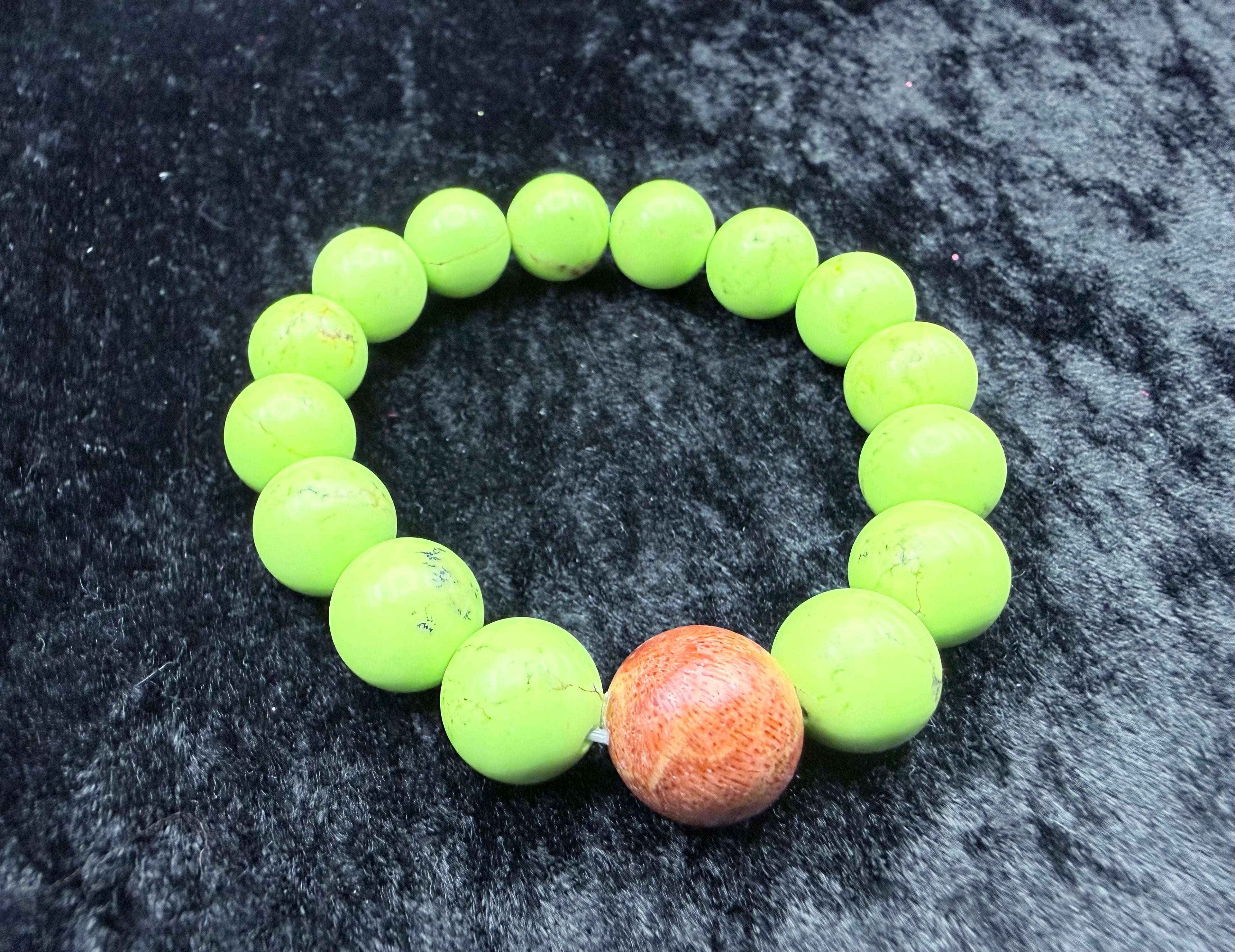 Green Howlite and Fossil Coral Beaded Bracelet