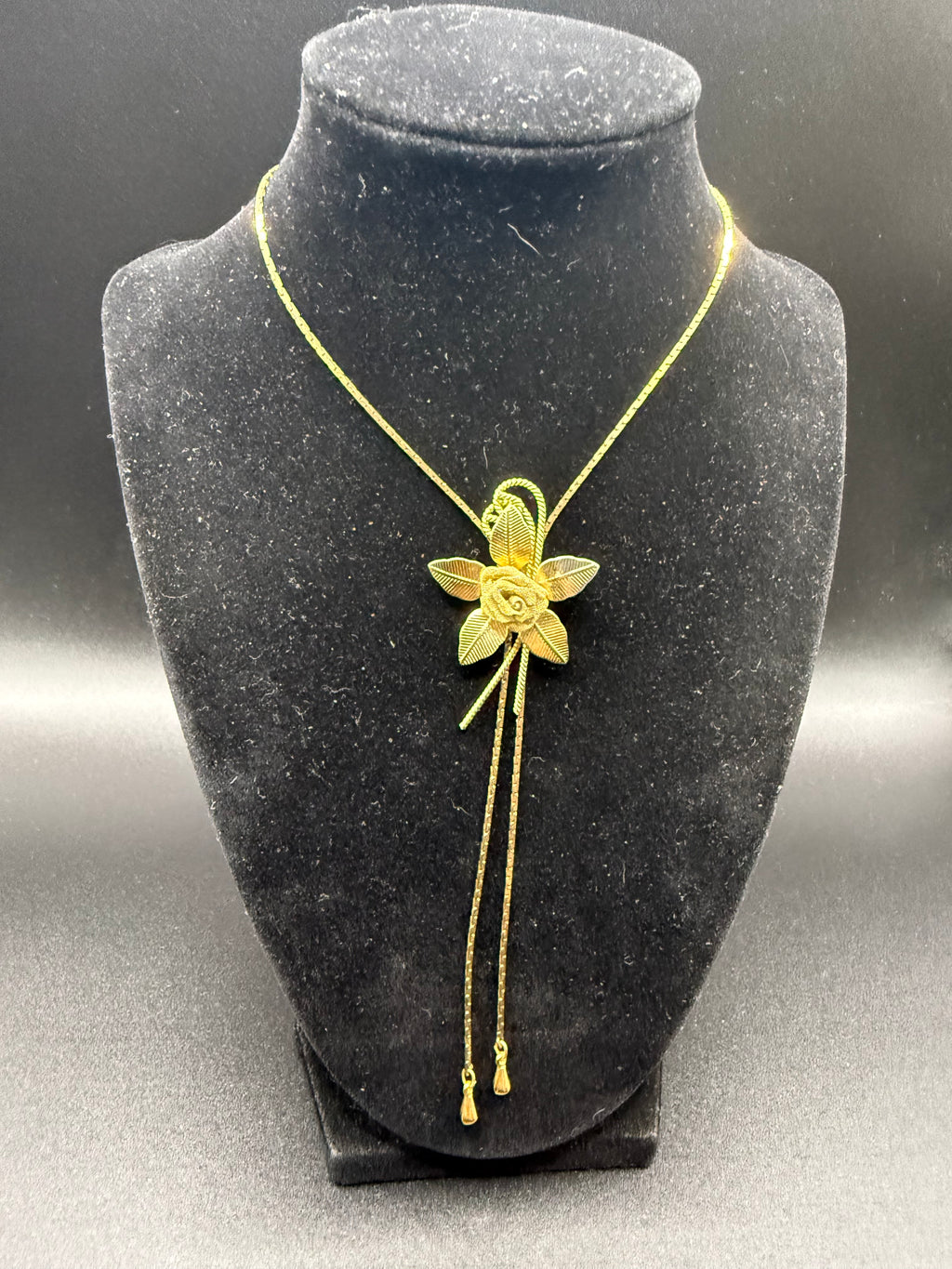 Mesh Gold Flower Lariat Necklace